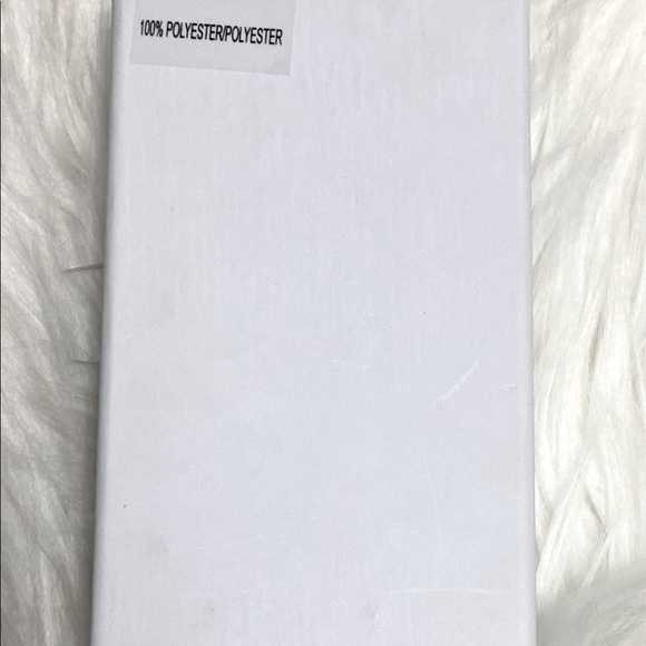 Van Heusen Bow Tie - Picture 2 of 4